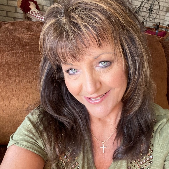 Meet your Posher, Nicelycarol - Picture 1 of 1